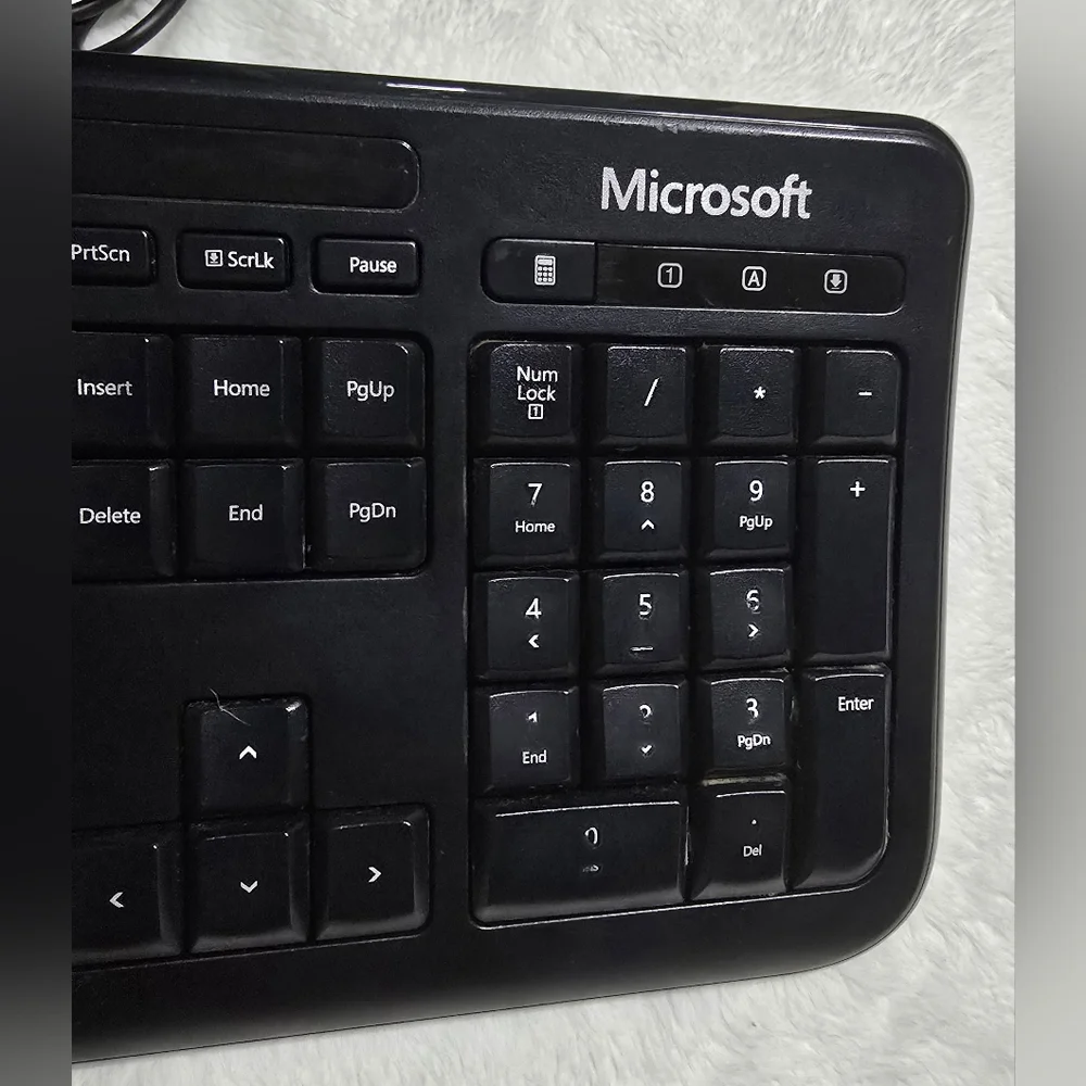 Microsoft Black Wired Keyboard Computer Laptop Key Board USB Plug